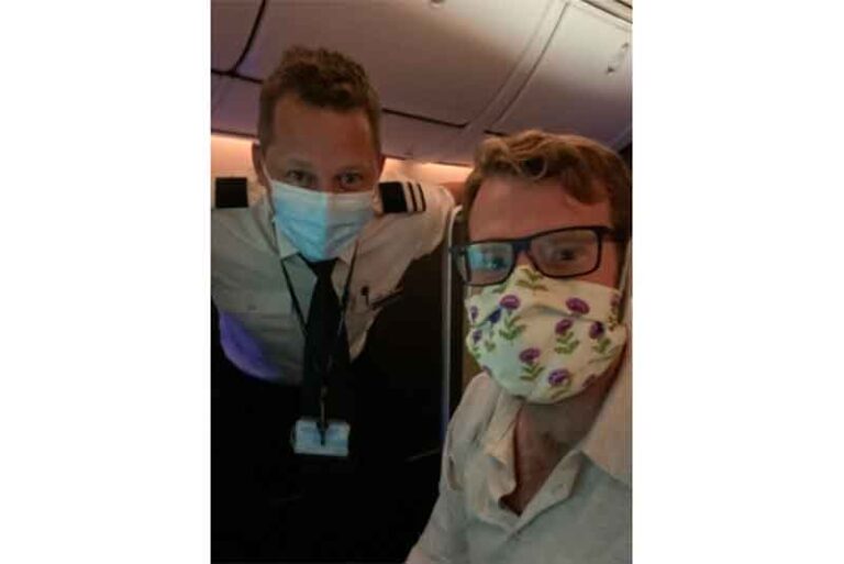 Mungkinkah Penumpang Bertemu dengan Pilot Saat Penerbangan?