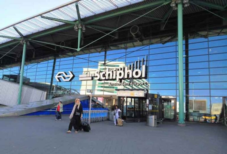 Kurangi Polusi Suara dan Emisi CO2, Bandara Schiphol Pangkas Frekuensi Penerbangan di 2023, KLM Terdampak