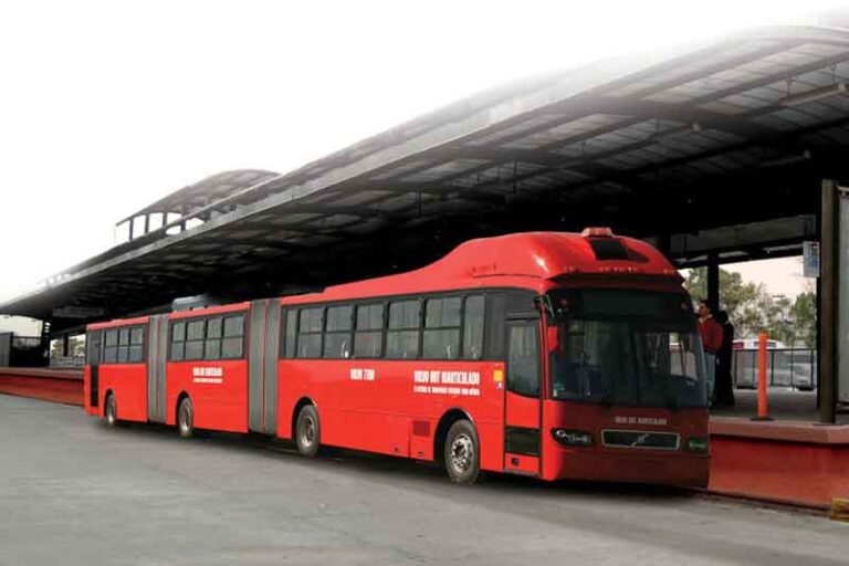 Volvo Gran Artic 300 – Bus dengan Kapasitas Angkut Terbesar, Bisa Dimuati 300 Penumpang!