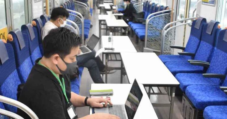 Mudahkan Pekerja Menonton Bisbol di Stadion Terdekat, Seibu Railway Hadirkan Gerbong Kerja