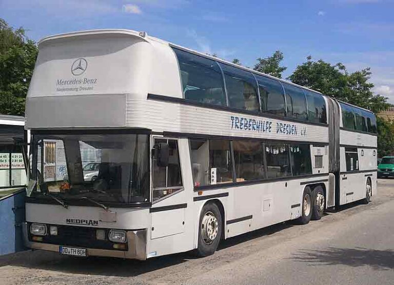 Neoplan Jumbocruiser – Bus Tingkat yang Pernah Sabet Guinness World Records