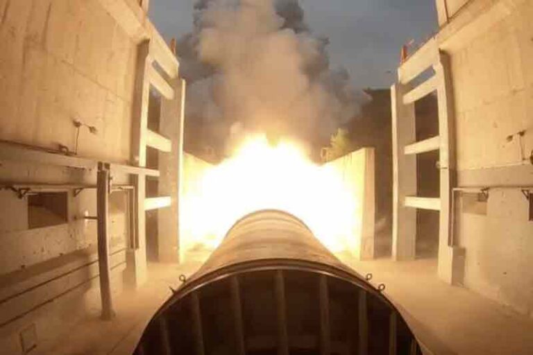 Cina Sukses Uji Coba Roket Terkuat di Dunia