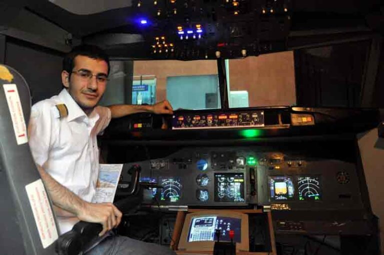 Musisi ini Ciptakan Simulator Boeing 737 Canggih, Biaya Lebih Murah tapi Berkualitas Tinggi