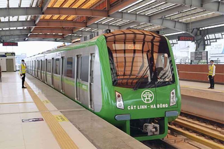 Hanoi Operasikan Jalur Kereta Api Perkotaan Untuk Kurangi Kemacetan