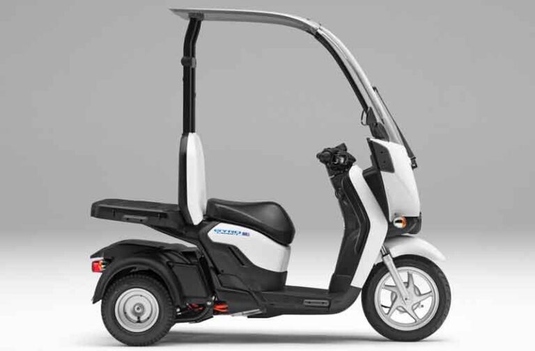 Honda Hadirkan Skutik Roda Tiga “Gyro Canopy”