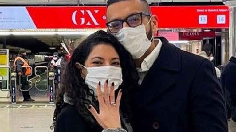 Stasiun London Victoria Jadi Tempat Romantis Penumpang Lamar Kekasihnya