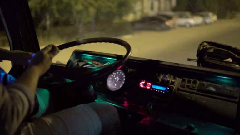 Cegah Kantuk ala Pengemudi Bus Antar Kota
