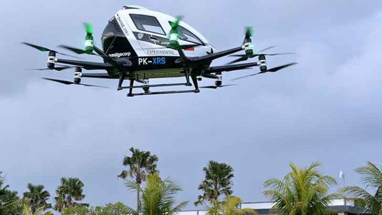 Taksi Terbang EHang 216-s Uji Terbang di Pantai Indah Kapuk (PIK) 2
