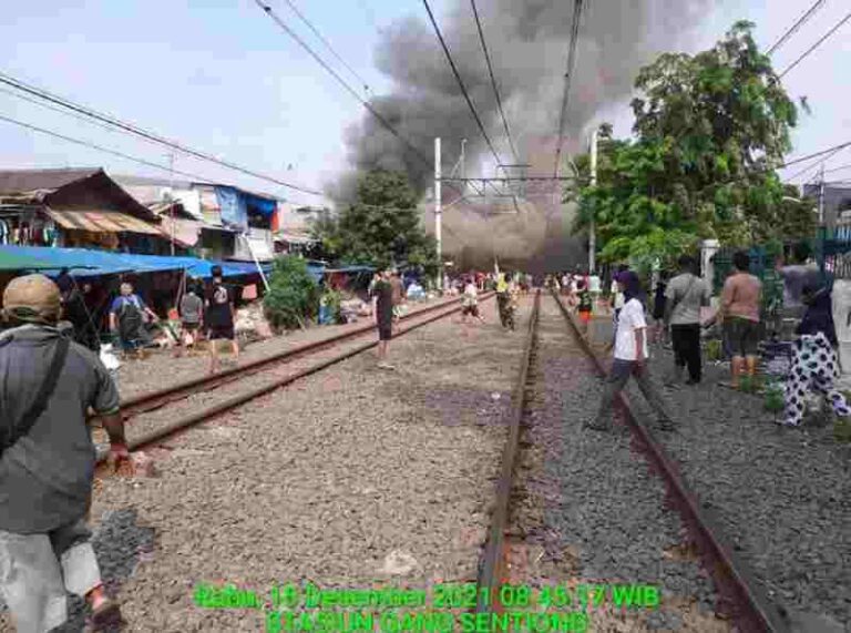 Kebakaran di Pasar Gaplok, Kereta Api Alami Kerugian
