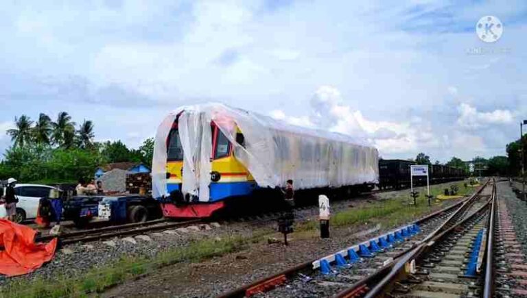 Stasiun Payakabung Jadi Tempat Unboxing Kereta Ukur Terbaru