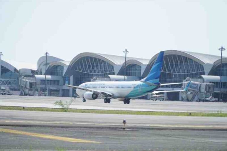 Trafik Penumpang Meningkat, Bandara Hasanuddin Kembali Beroperasi 24 Jam