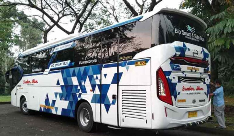 Bisa Berbahaya, Jangan Lakukan Ini Saat Anda Naik Bus!
