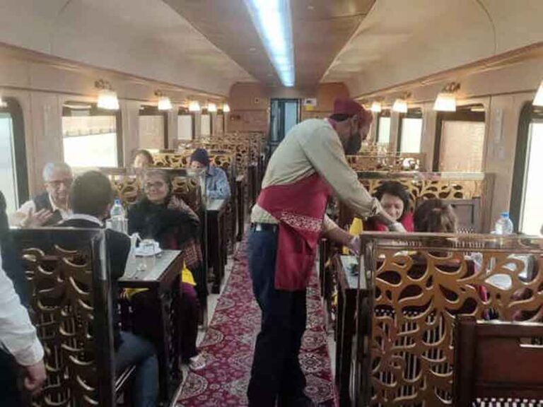 Unik, Kereta Shri Ramayana Yatra Punya Sertifikat Vegetarian