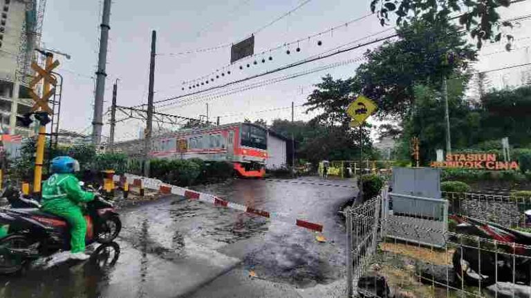 Perlintasan Sebidang Pondok Cina Kini Tak Lagi Ramai