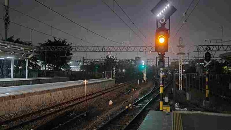 Mengenal Sinyal Aspek Keluar di Stasiun