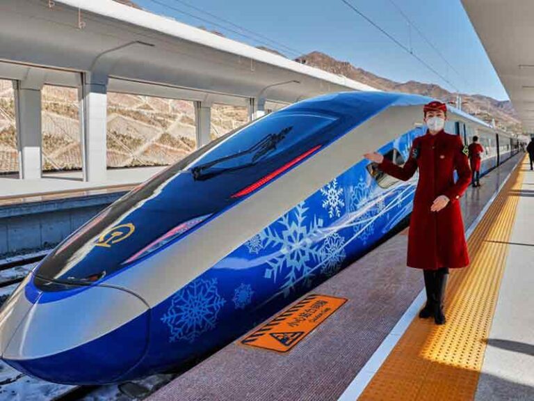 Kereta Peluru Fuxing Mulai Meluncur untuk Layani Olimpiade dan Paralimpiade Beijing 2022