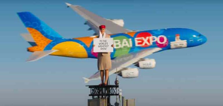Airbus A380 Emirates Nyaris ‘Tabrak’ Pramugari di Atas Burj Khalifa