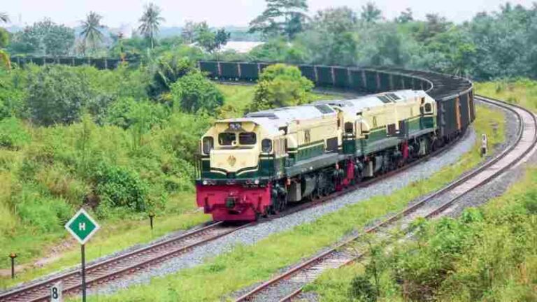 Kereta Api Angkutan Barang Masih Jadi Andalan PT KAI