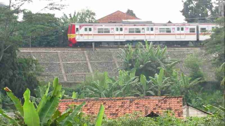 Ini Penyebab KRL Berjalan Perlahan di Petak Cilebut – Bojonggede
