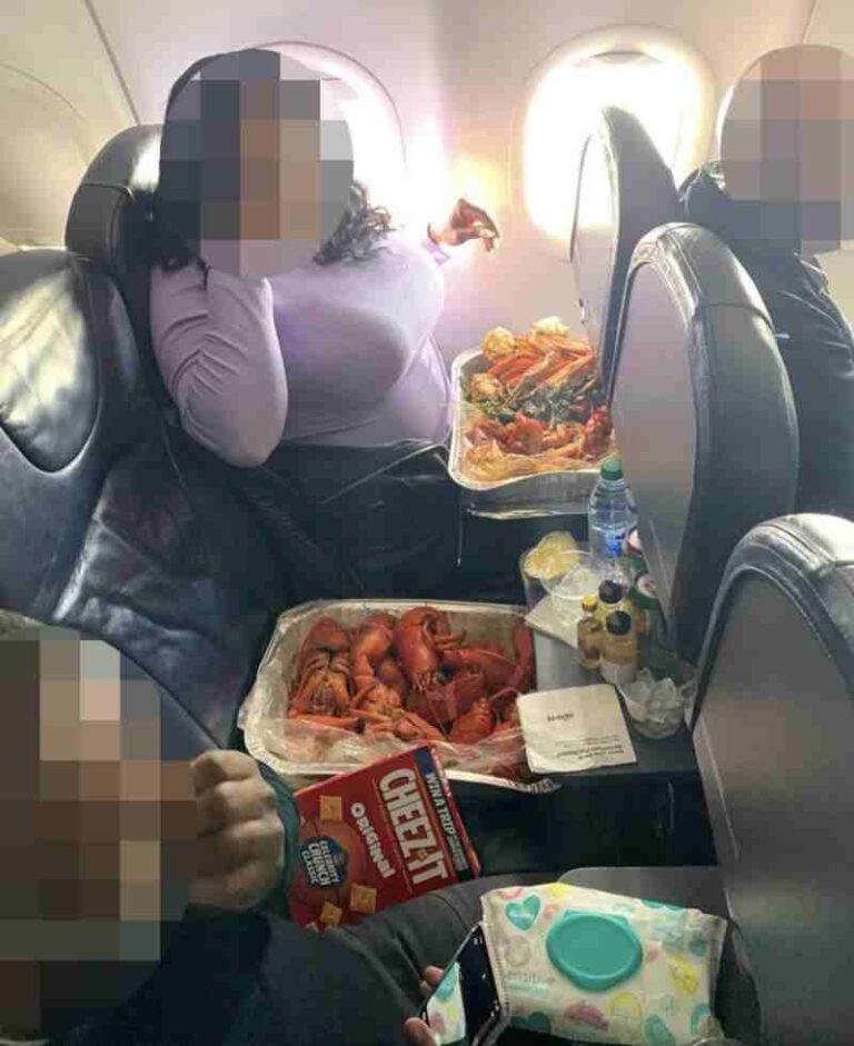 Bikin Heboh, Penumpang Bawa Lobster Porsi Jumbo ke Kabin Pesawat