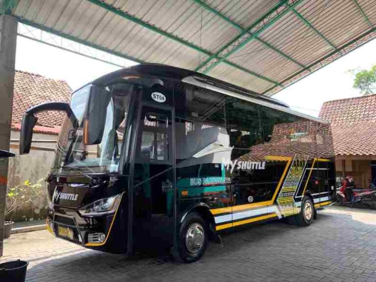 Banting Setir Saat Pandemi, “My Shuttle” Sukses di Rute Jogja – Cepu – Blora