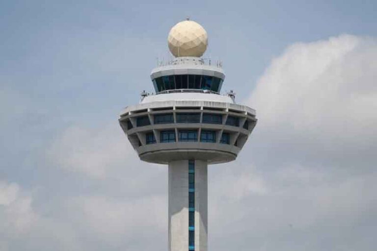 Singapura Mulai Juli 2022 Jual Kredit Bahan Bakar Penerbangan Berkelanjutan