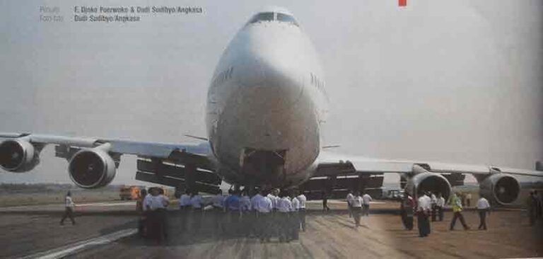 Mengenang Insiden Garuda Indonesia GA981, Berhasil Mendarat Mulus Meski Landing Gear ‘Pincang’