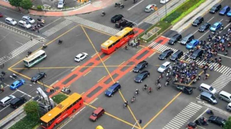 Sering Dilihat Tapi Jarang Orang Tahu, Inilah Arti “Yellow Box Junction”