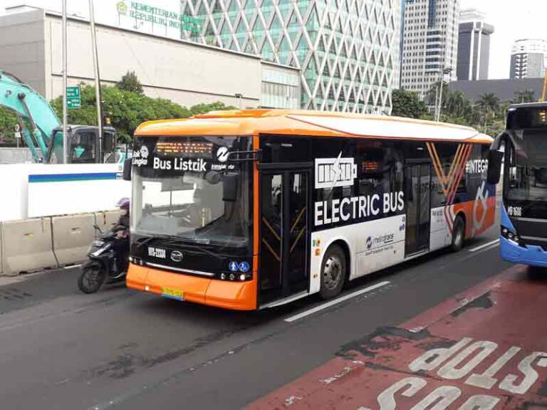 Ini Rute dan Jam Operasi Shuttle Bus Listrik Transjakarta Selama Gelaran Piala Dunia FIBA 2023