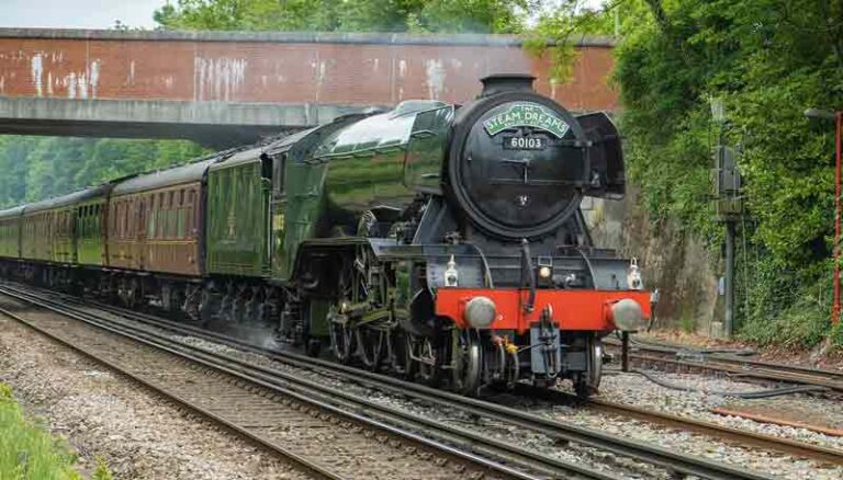 Fyling Scotsman, Lokomotif Uap Terkenal di Dunia Kembali Melaju di Witshire