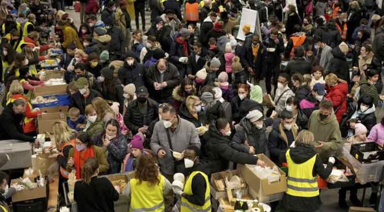 Stasiun Utama Berlin Kini Jadi Tempat Pengungsian Warga Ukraina