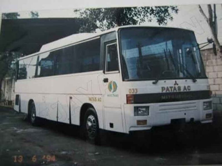 Masstrans, Bus Kota dengan Pramugari di Jakarta