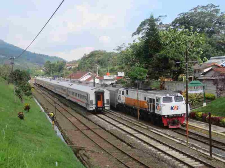 Stasiun Cipeundey, Kecil Namun Memiliki Segudang Cerita