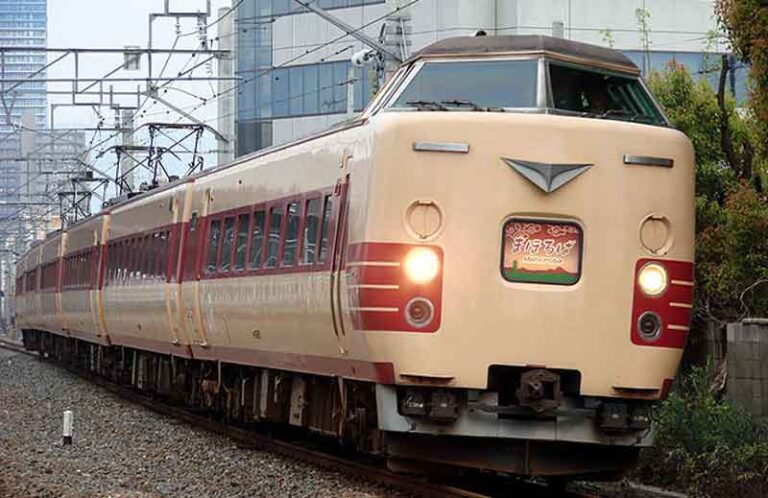 50 Tahun Beroperasi, Jepang Siap Pensiunkan Kereta  Ekspres Legendaris 381 “Yakumo”