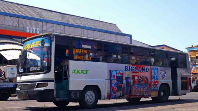 RK Kompor, Tonggak Awal Keberhasilan Bus Mesin Belakang Hino di Indonesia