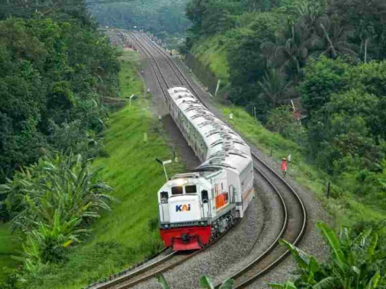 Mau ke Bali dengan Biaya Terjangkau? Ada Tiga Pilihan Perjalanan Naik Kereta Murah, Segini Tarifnya