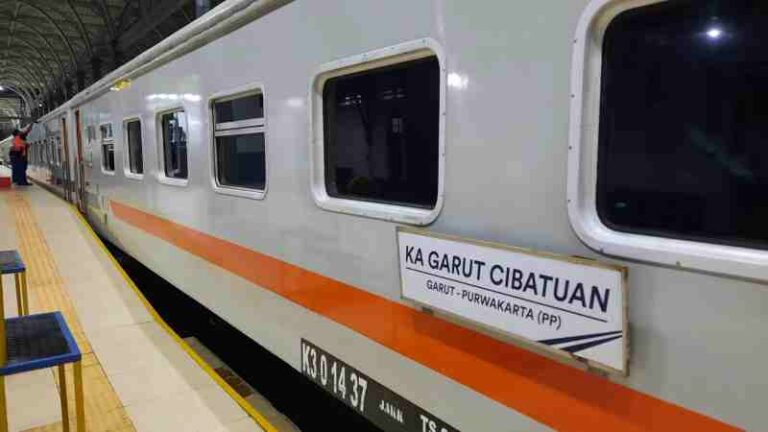 Mau Jalan–jalan Naik Kereta Api ke Garut? Catat Jadwal Waktunya