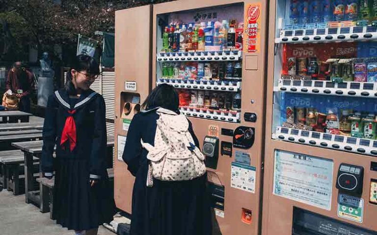 Jepang Punya Vending Machine ‘Tanggap Darurat’ – Gratiskan Makanan dan Minuman Saat Terjadi Bencana Alam