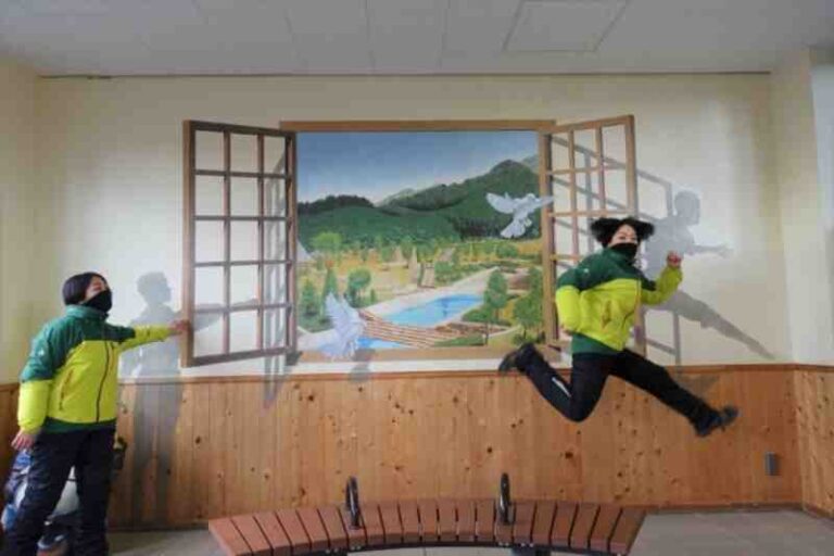 Stasiun Koka, Hadirkan Karya Seni Ninja yang Jadi Spot Foto dan Destinasi Wisata