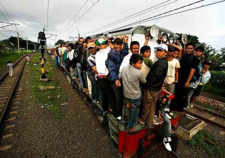 Intip Tradisi Mudik dengan Kereta Api Dulu dan Sekarang, Ini Bedanya