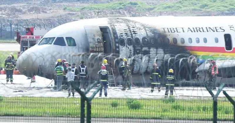 Mendadak Belok Saat Ngebut di Runway, Pesawat Tibet Airlines Terbakar