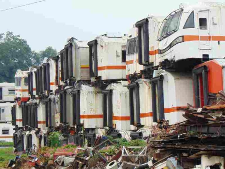 Mengenang 30 Tahun Sang Legenda KRL Rheostatic yang Merakyat