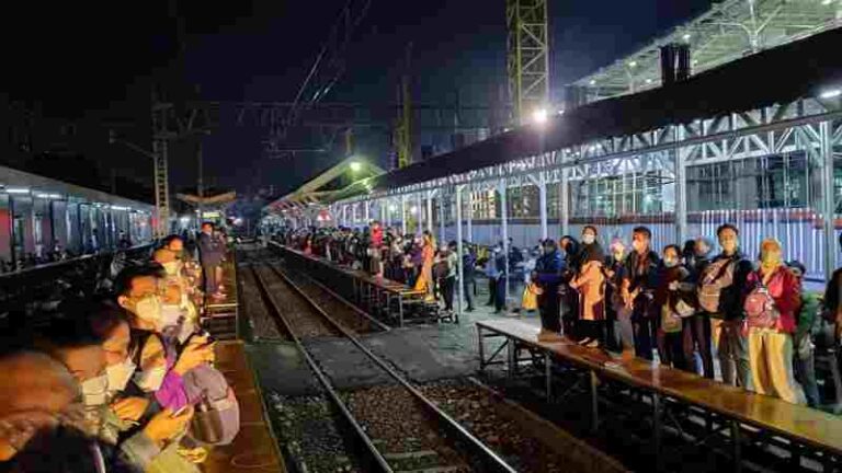 Isu Informasi Perubahan Rute KRL Jabodetabek: Cikarang Line Lewat Jalur Loop Line?