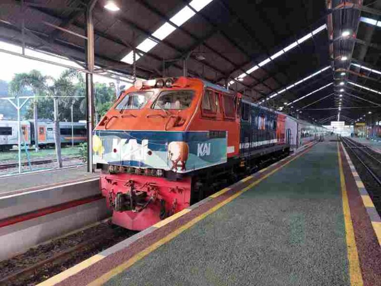Merasakan Sensasi KA Kuala Stabas (Tanjungkarang – Baturaja) dengan Harga Yang Pas