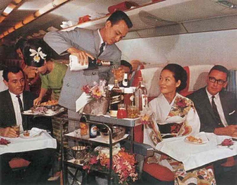 Demi Bayar Utang, Thai Airways Jual Kursi Boeing 747 Lewat Live Facebook! Berapa Harganya?