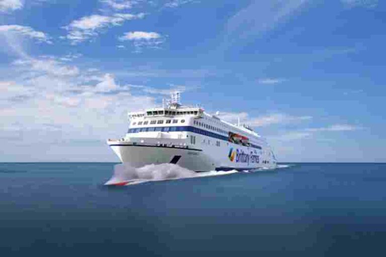 Di 2024, Selat Inggris dan Perancis Dilayani Kapal Ferry Terbesar Bertenaga Hibrida