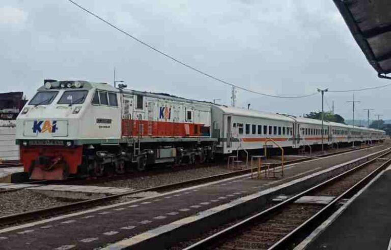 Jangan Sampai Tertinggal, Ini jadwal Kereta Api Lokal Cikarang Sesuai dengan Jadwal KRL Jabodetabek