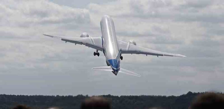 “Vertical Take-off”, Rahasia di Balik Manuver Ekstrim Boeing 777x