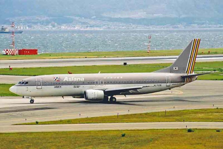 Hari ini dalam Sejarah, Pesawat Boeing 737 Asiana Airlines Jatuh Gegara Pilot Lalai Saat Landing Approach