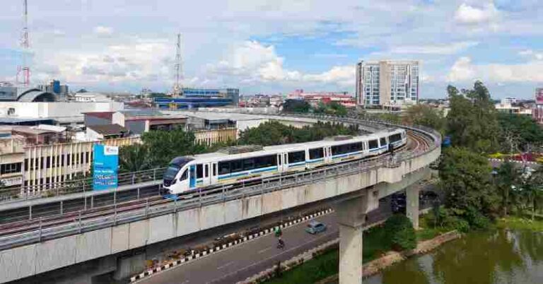 Pengguna LRT Palembang Bisa Manfaatkan Kartu Merdeka Gratis Satu Bulan, Cukup Top Up Rp30 Ribu Saja